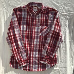 Levis - Long Sleeve - Standard Fit- Red- Plaid - Size XL - Button Up